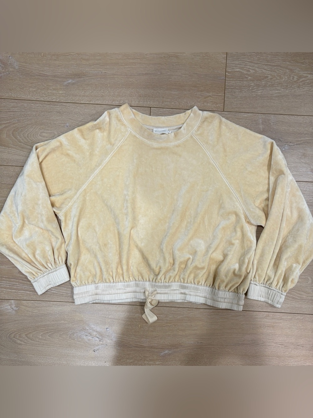 FLANNEL Velvet-Look Raglan Sweatshirt in Yellow Size Large
